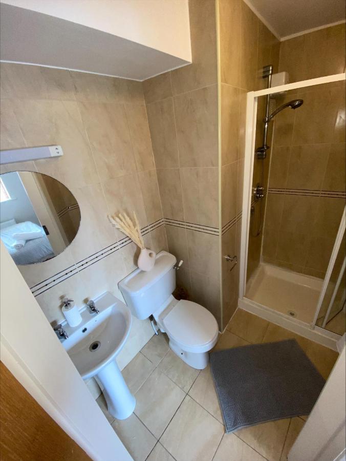 Cosy 4 Bedroom Galway House With Rear Garden Patio Extérieur photo